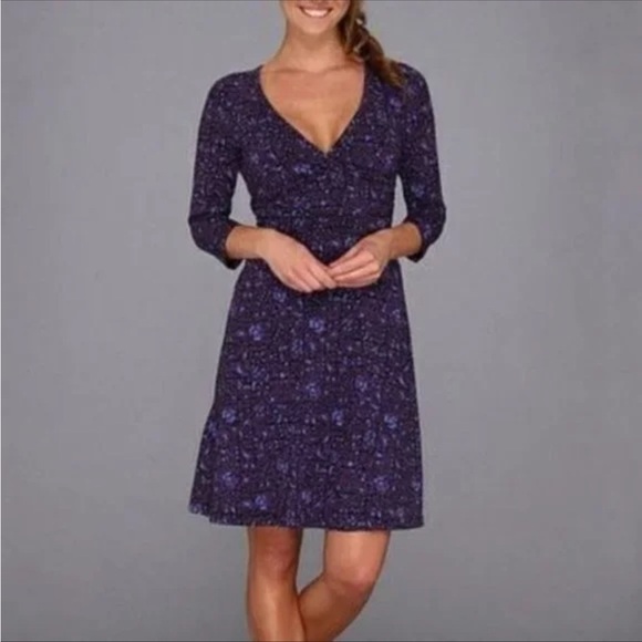 Patagonia Dresses & Skirts - EUC Patagonia Margot V Neck Dress Small